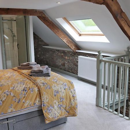 Pullman Cottage - The Culm Valley Inn Culmstock Екстериор снимка