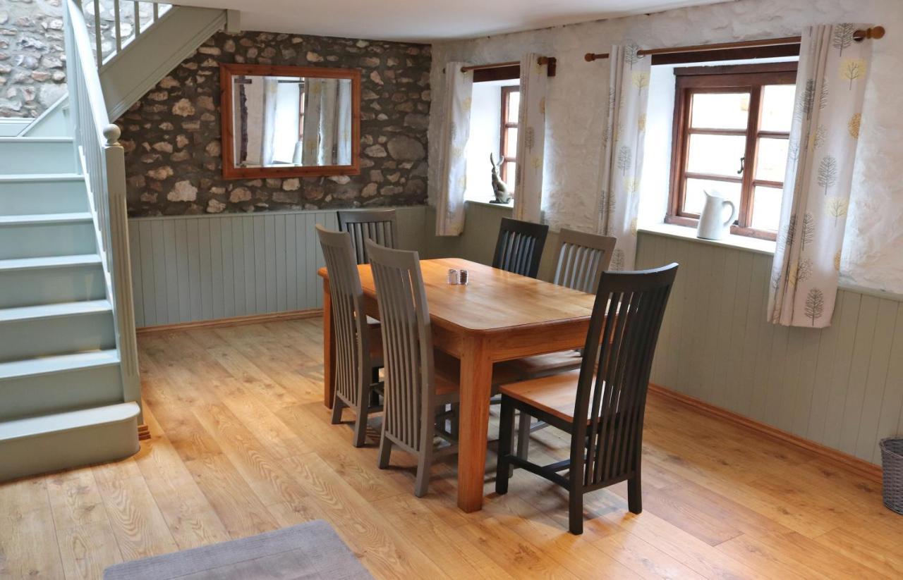 Pullman Cottage - The Culm Valley Inn Culmstock Екстериор снимка