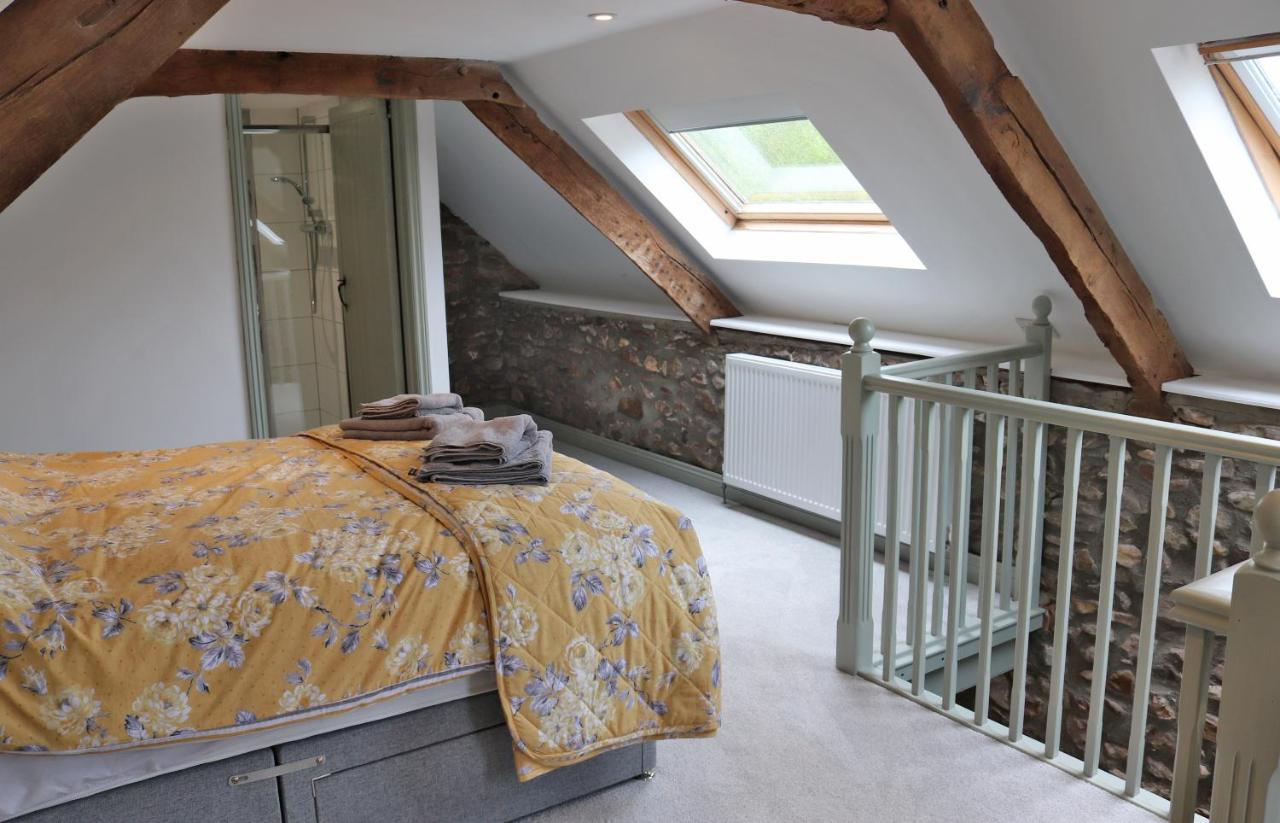 Pullman Cottage - The Culm Valley Inn Culmstock Екстериор снимка