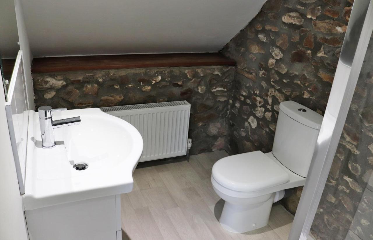Pullman Cottage - The Culm Valley Inn Culmstock Екстериор снимка