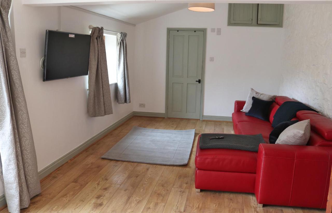 Pullman Cottage - The Culm Valley Inn Culmstock Екстериор снимка